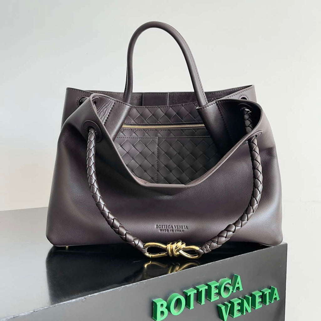 Bottega Veneta BV 810214 Meduim Andiamo bag BV9030