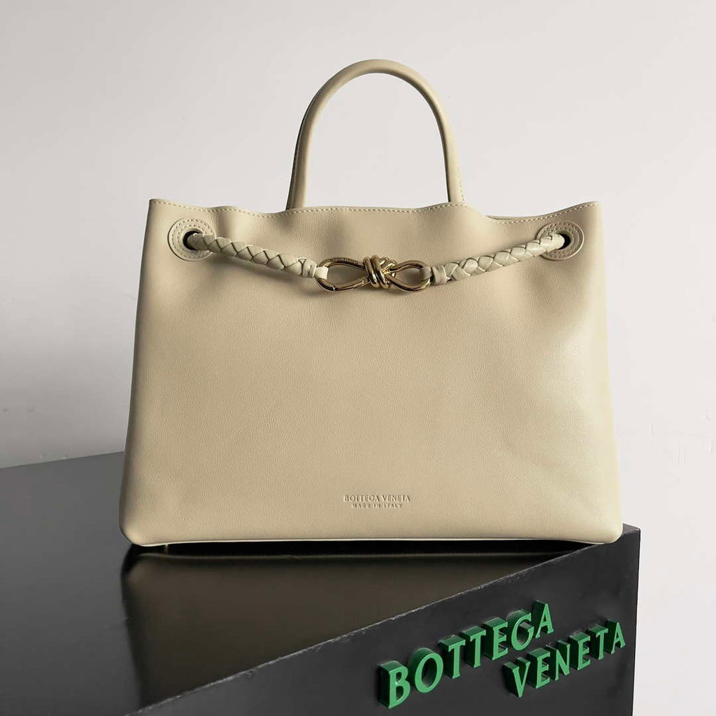 Bottega Veneta BV 810214 Meduim Andiamo bag BV9031