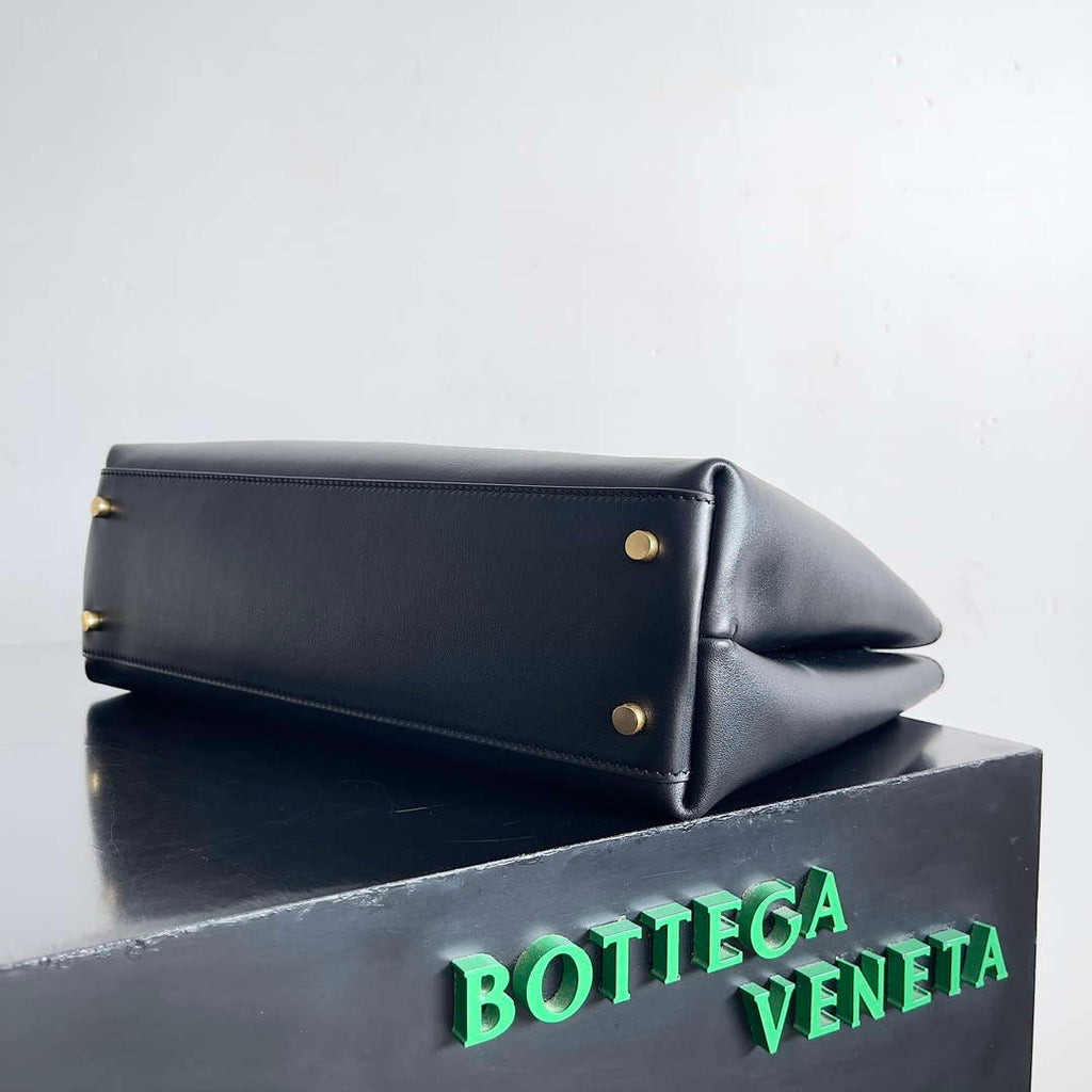 Bottega Veneta BV 810214 Meduim Andiamo bag BV9032