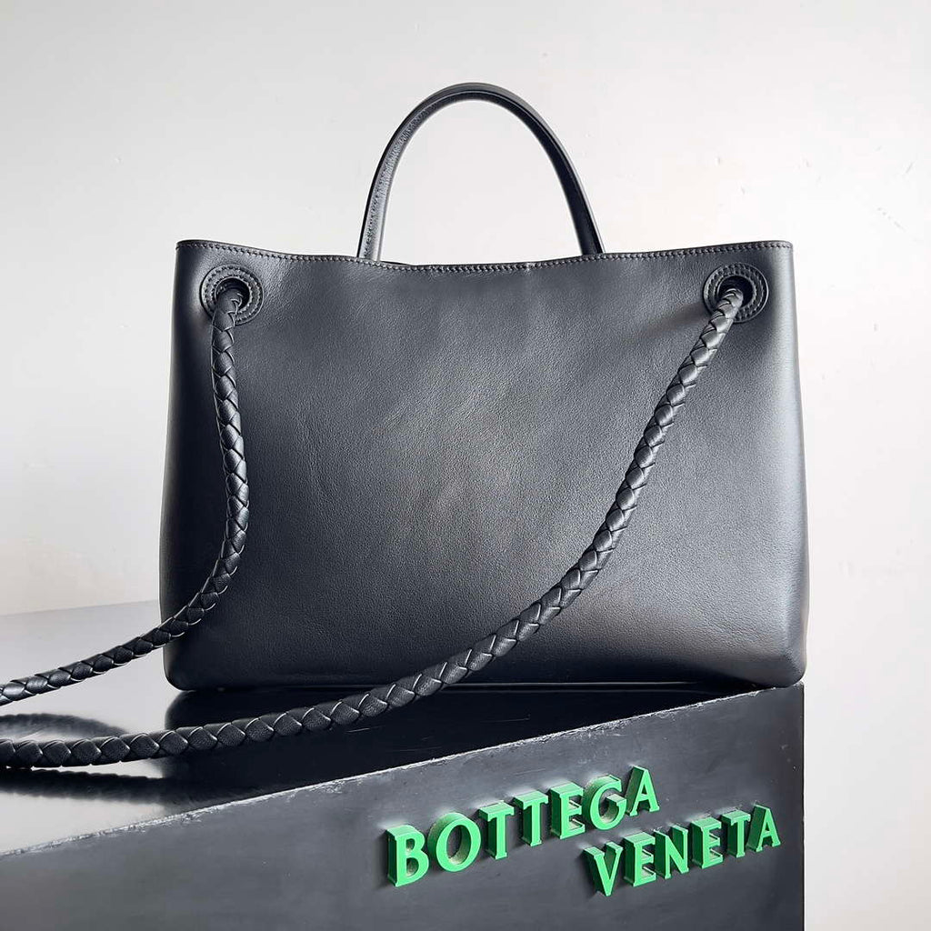 Bottega Veneta BV 810214 Meduim Andiamo bag BV9032