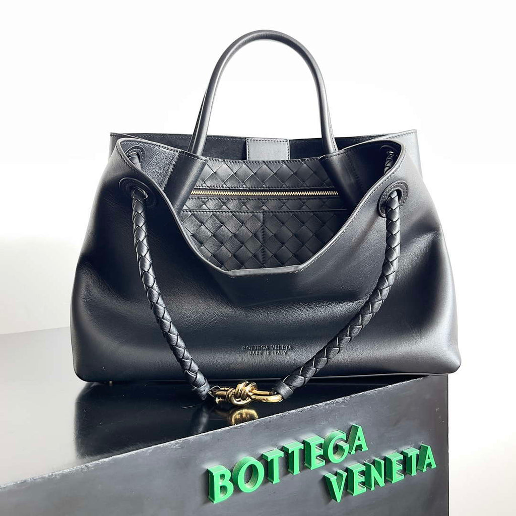 Bottega Veneta BV 810214 Meduim Andiamo bag BV9032
