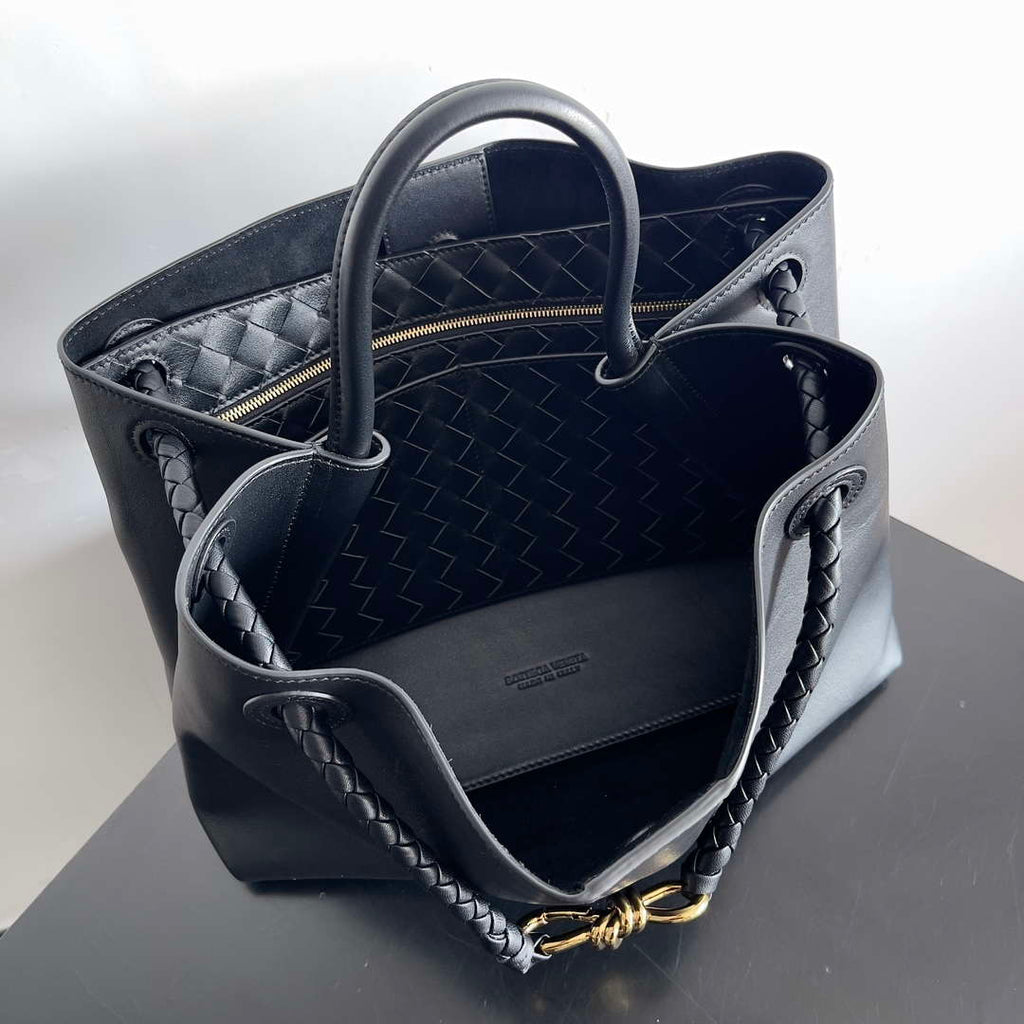 Bottega Veneta BV 810214 Meduim Andiamo bag BV9032