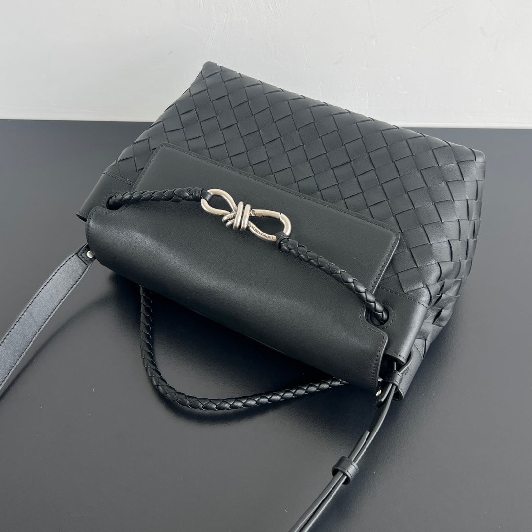 Bottega Veneta BV 815781V2HLD1208 Small Andiamo Messenger Black