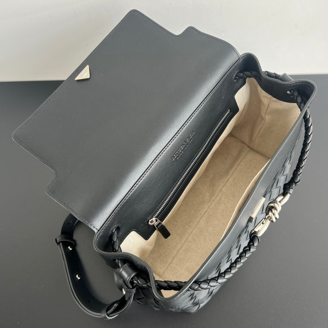 Bottega Veneta BV 815781V2HLD1208 Small Andiamo Messenger Black