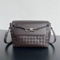 Bottega Veneta BV 815781V2HLD1208 Small Andiamo Messenger Brown