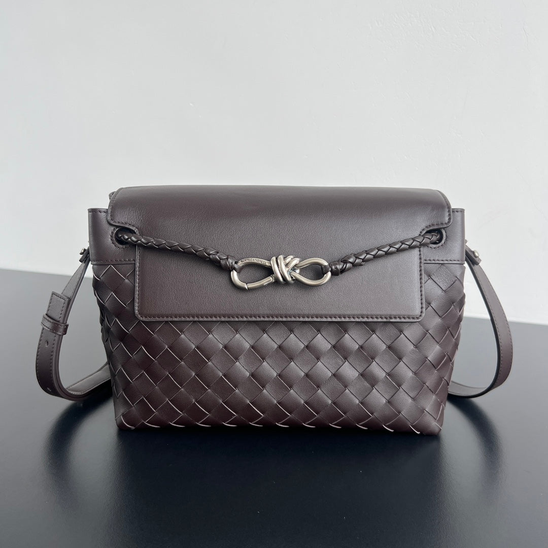 Bottega Veneta BV 815781V2HLD1208 Small Andiamo Messenger Brown