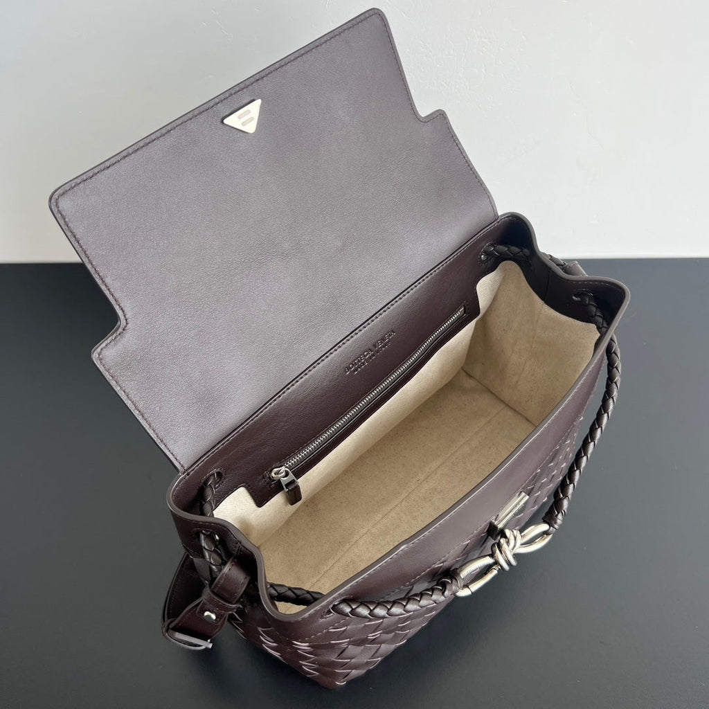 Bottega Veneta BV 815781V2HLD1208 Small Andiamo Messenger Brown