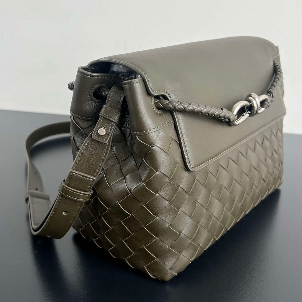 Bottega Veneta BV 815781V2HLD1208 Small Andiamo Messenger Green