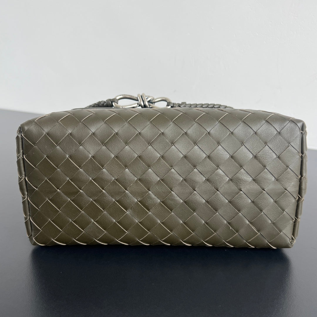 Bottega Veneta BV 815781V2HLD1208 Small Andiamo Messenger Green