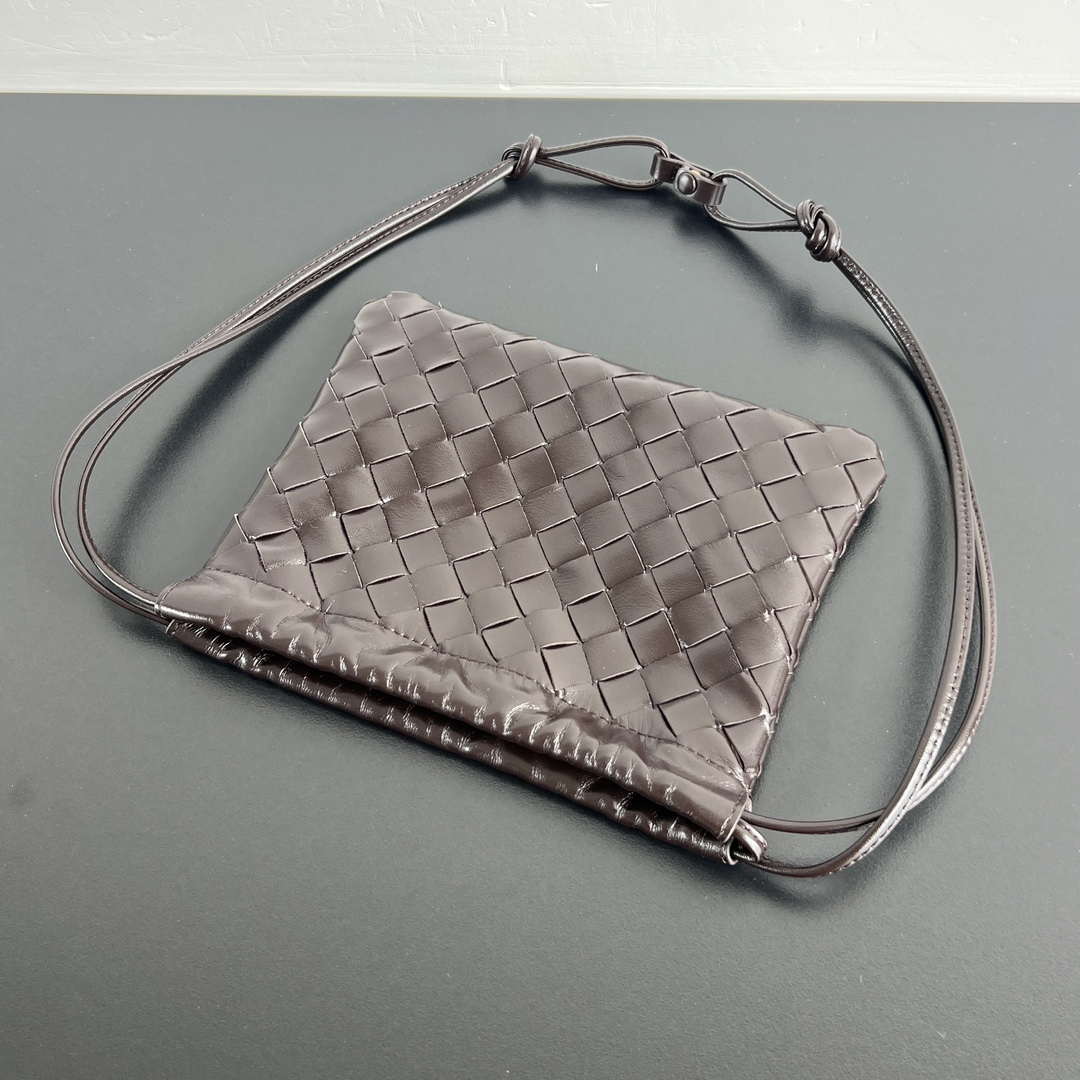 Bottega Veneta BV 816987V3IV18425 Small Dustbag Dark Brown