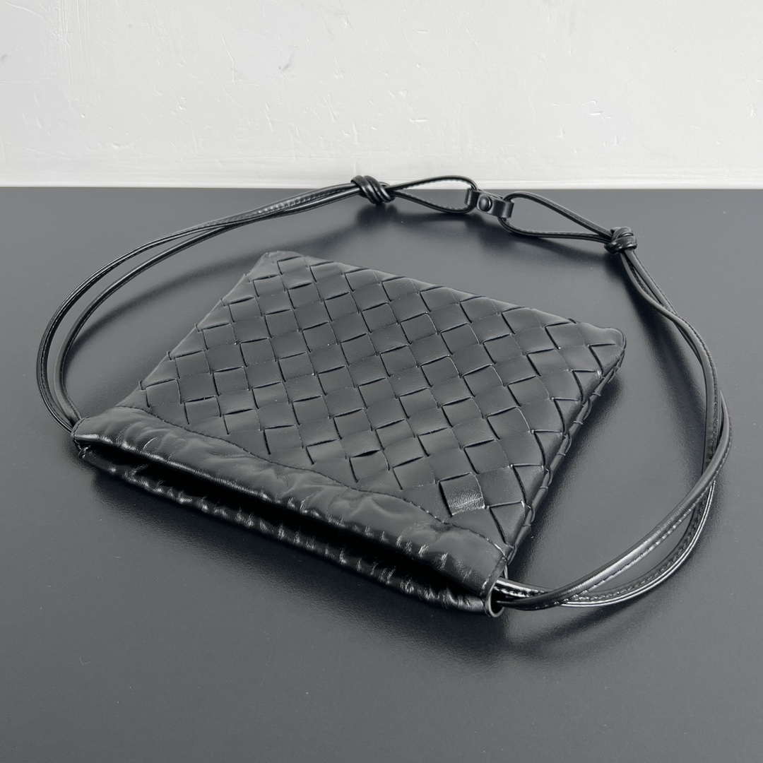 Bottega Veneta BV 816987V3IV18425 Small Dustbag Black