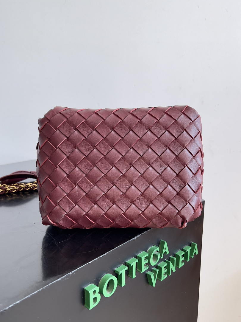 Bottega Veneta BV 817175V4SC59104 Small Parachute Chain Wine Red