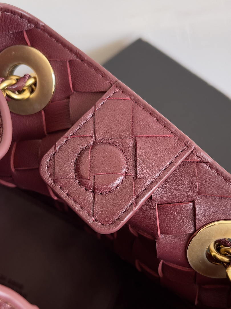 Bottega Veneta BV 817175V4SC59104 Small Parachute Chain Wine Red