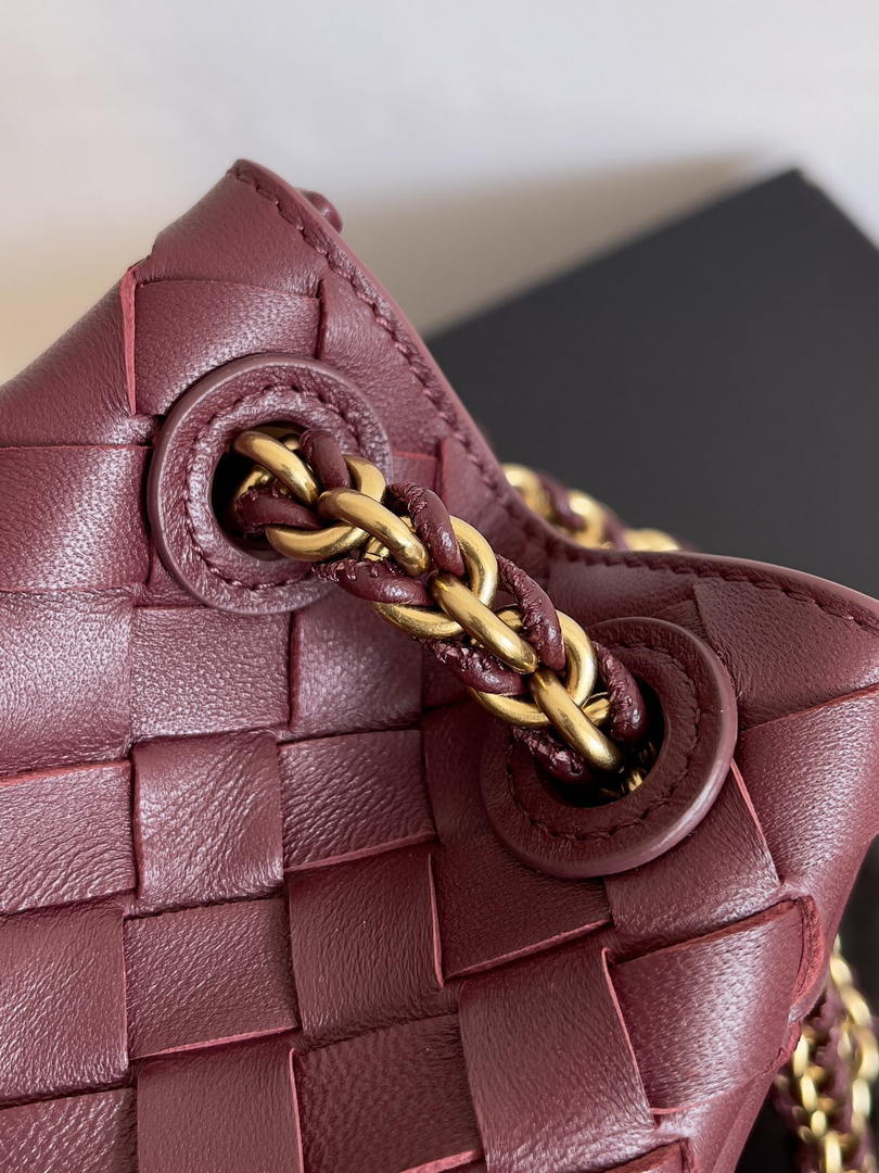 Bottega Veneta BV 817175V4SC59104 Small Parachute Chain Wine Red