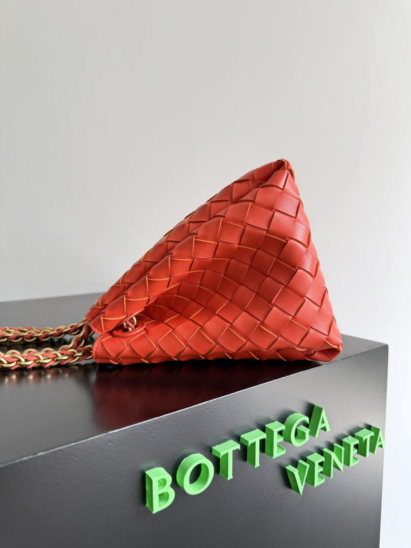 Bottega Veneta BV 817175V4SC59104 Small Parachute Chain Orange Red