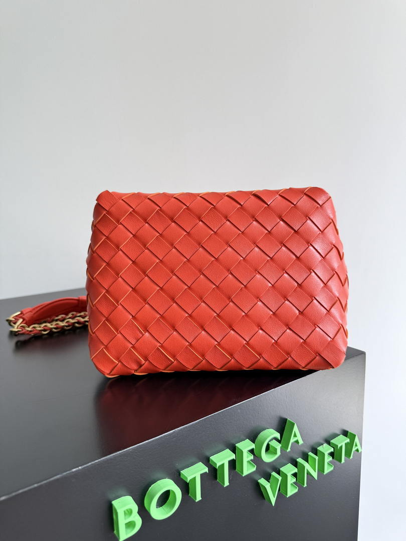 Bottega Veneta BV 817175V4SC59104 Small Parachute Chain Orange Red