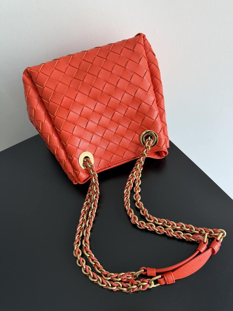 Bottega Veneta BV 817175V4SC59104 Small Parachute Chain Orange Red