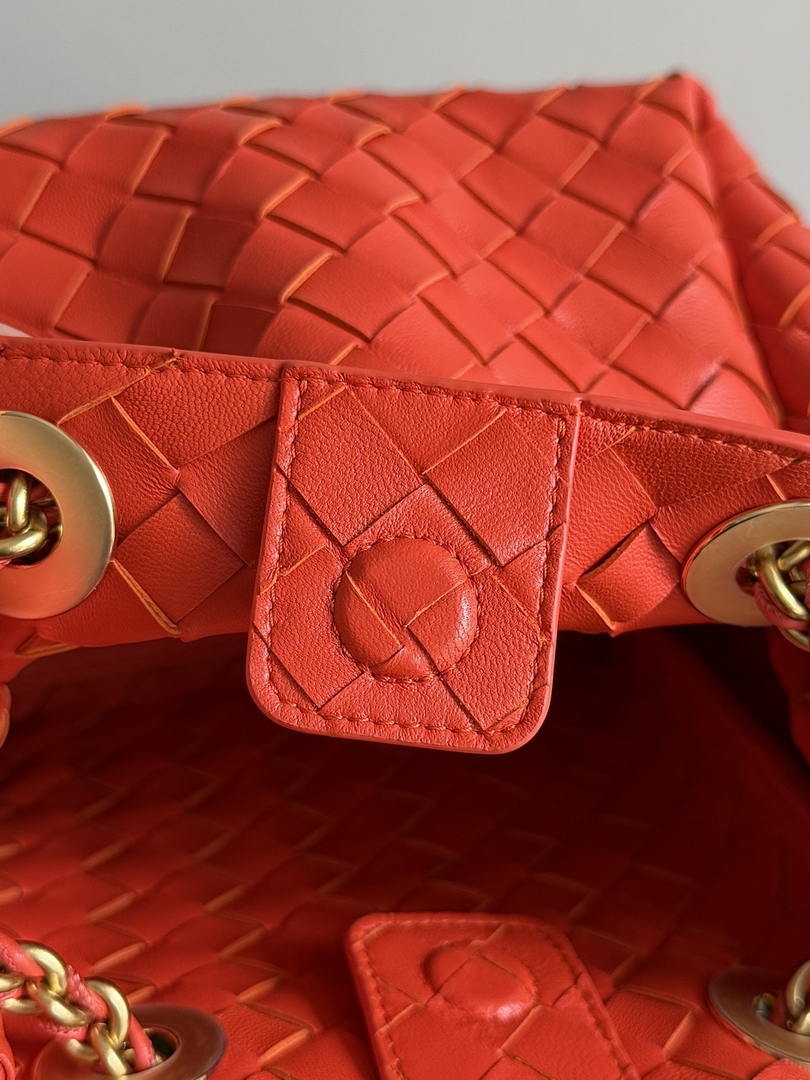 Bottega Veneta BV 817175V4SC59104 Small Parachute Chain Orange Red