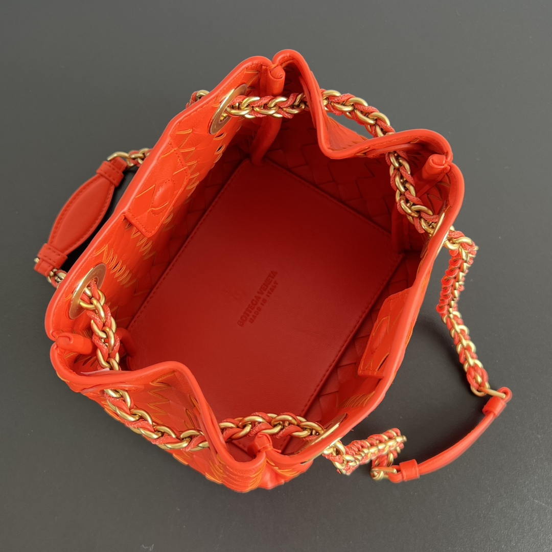Bottega Veneta BV 817175V4SC59104 Small Parachute Chain Orange Red