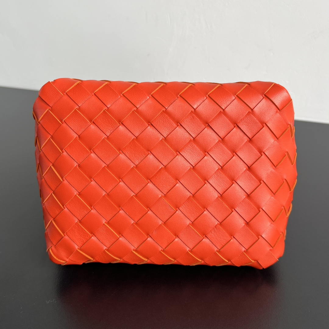 Bottega Veneta BV 817175V4SC59104 Small Parachute Chain Orange Red