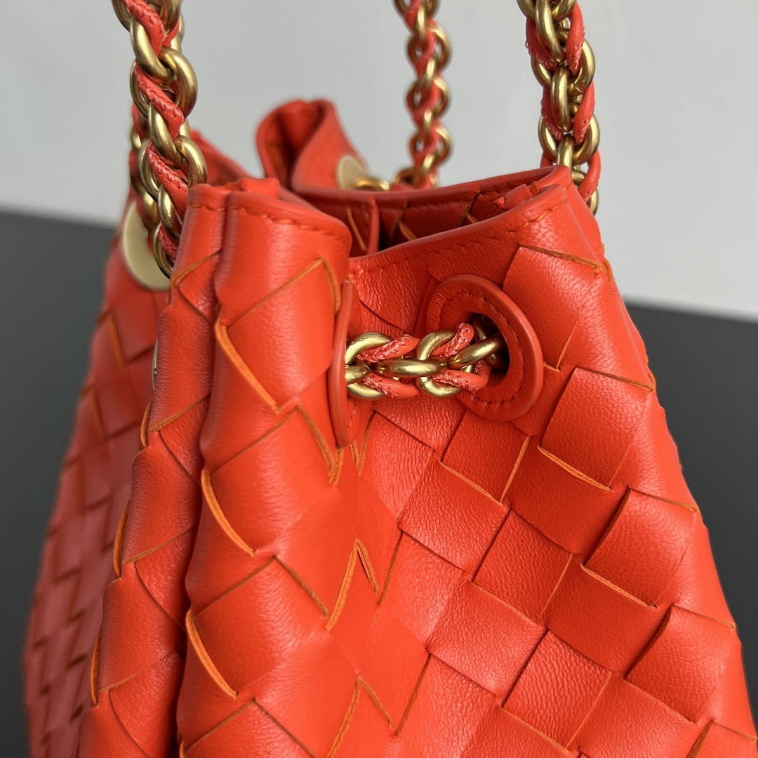 Bottega Veneta BV 817175V4SC59104 Small Parachute Chain Orange Red
