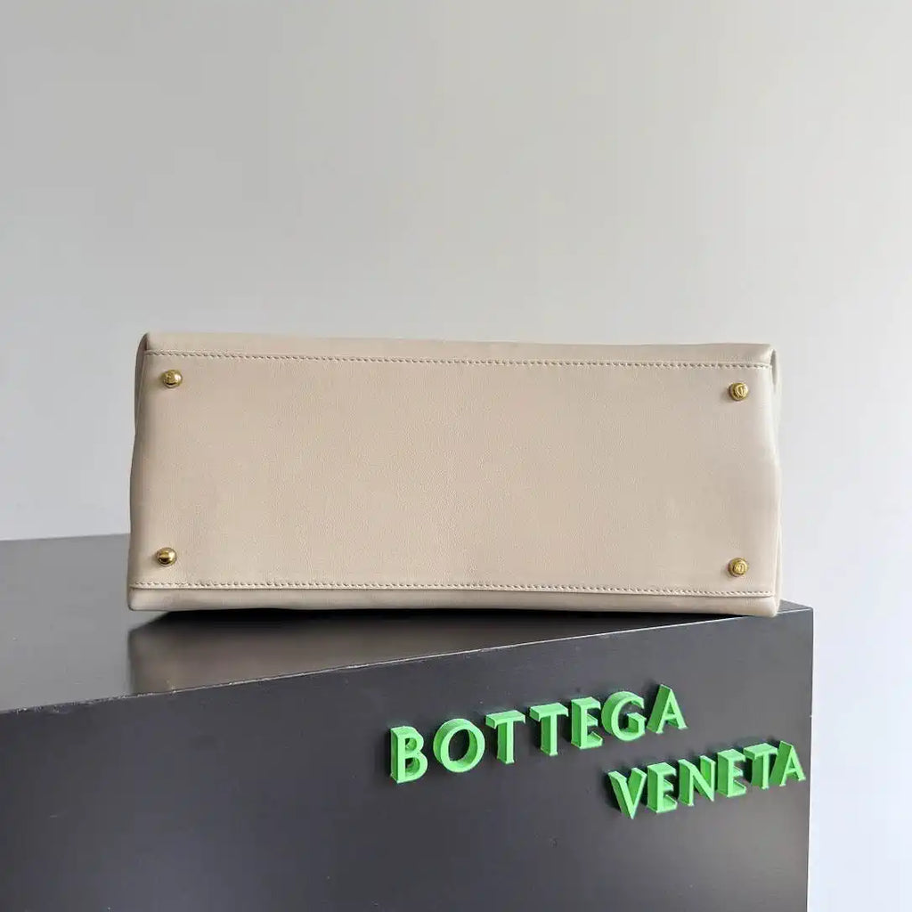 Bottega Veneta BV 817231  Medium Ciao Ciao Ecru