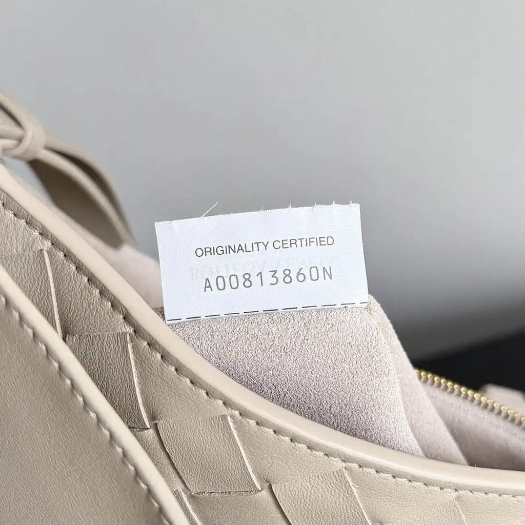 Bottega Veneta BV 817231  Medium Ciao Ciao Ecru