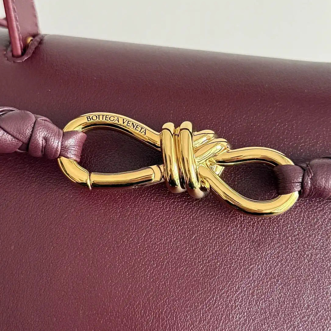 Bottega Veneta BV 817231  Medium Ciao Ciao Wine Red