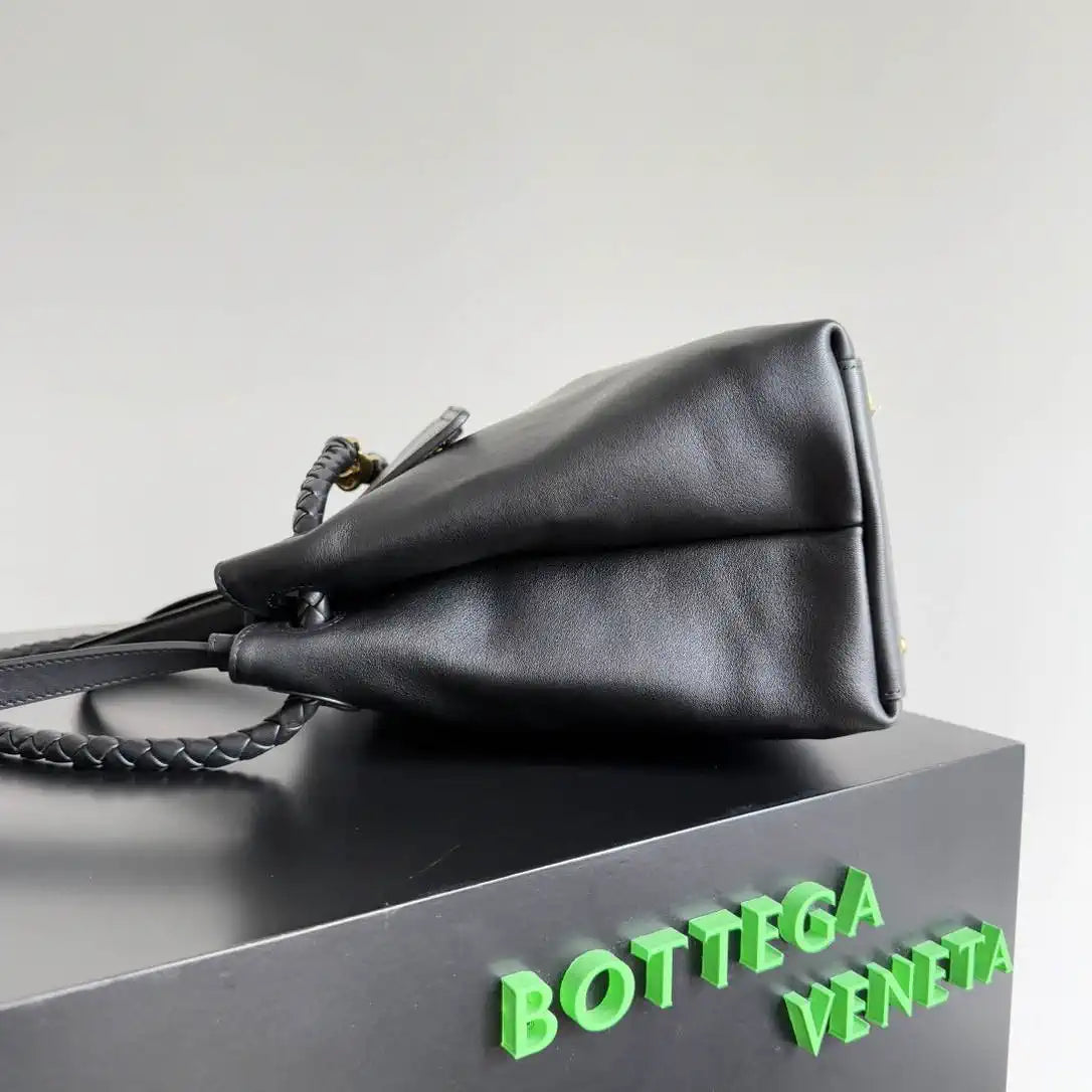 Bottega Veneta BV 817231  Medium Ciao Ciao Black