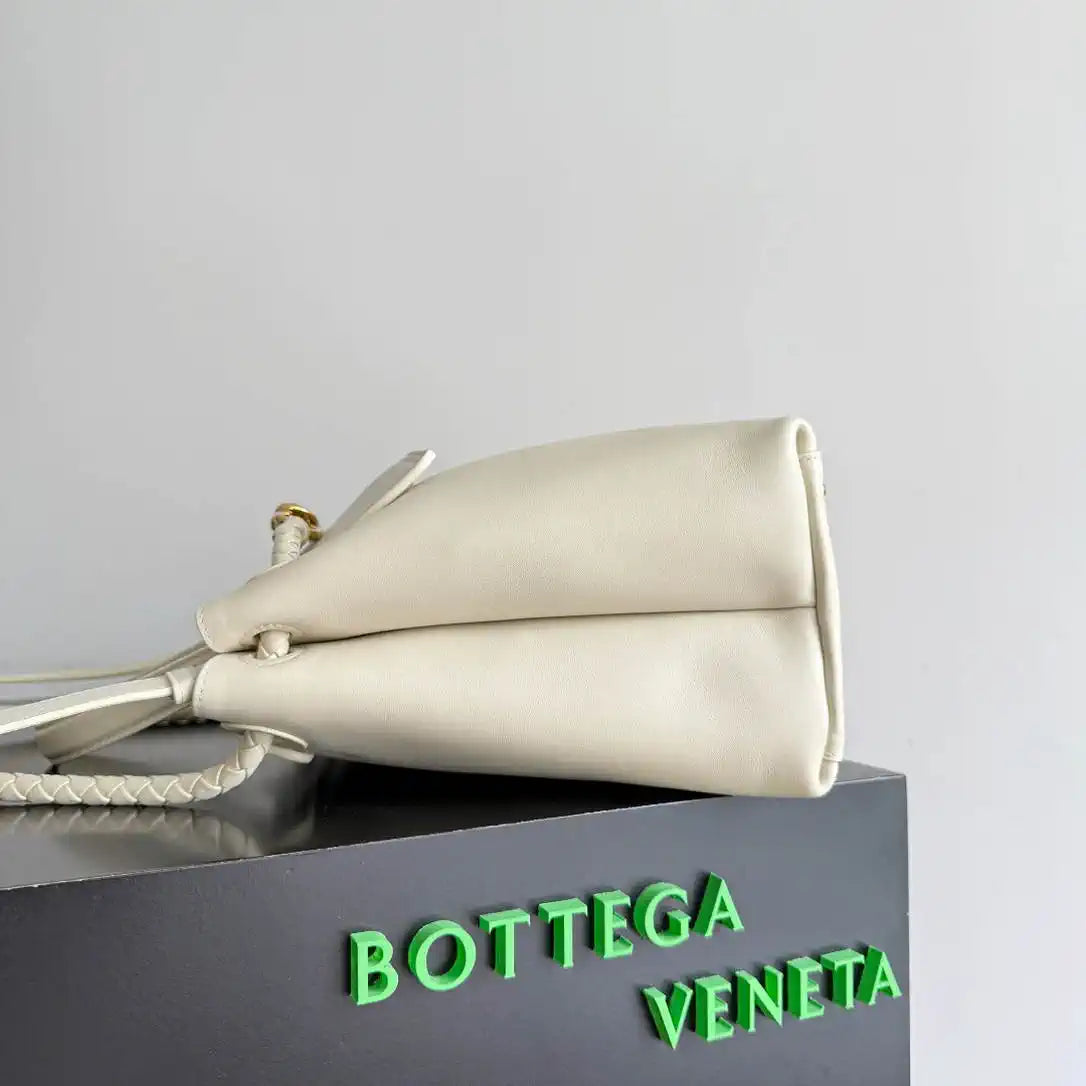 Bottega Veneta BV 817231  Medium Ciao Ciao White