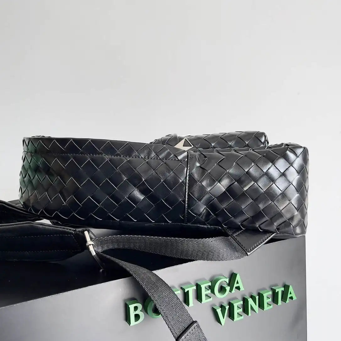 Bottega Veneta BV 828524 Small  Intrecciato Backpack BV99009