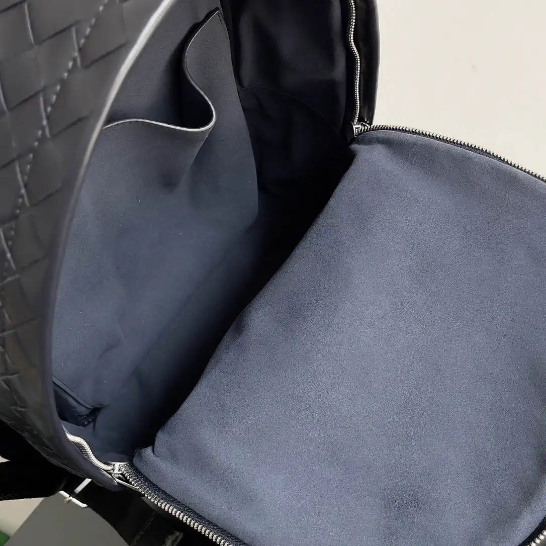 Bottega Veneta BV 828524 Small  Intrecciato Backpack BV99010