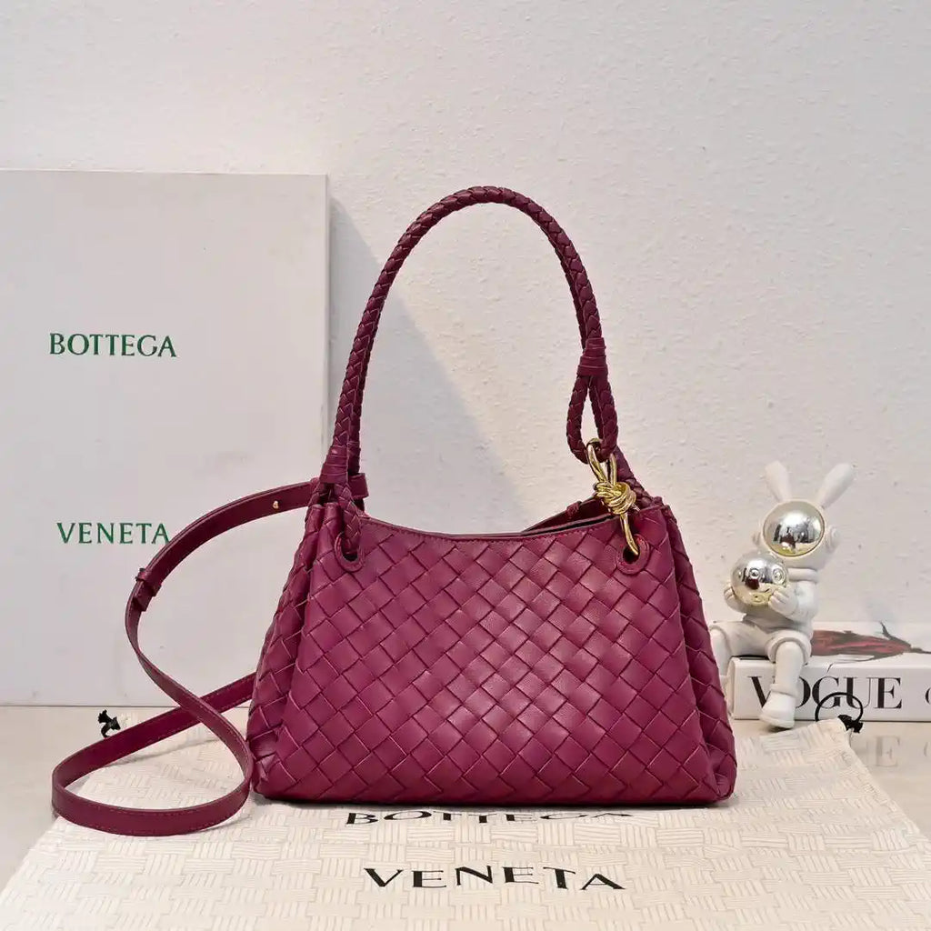 Bottega Veneta BV 835921 Medium Parachute BV92119