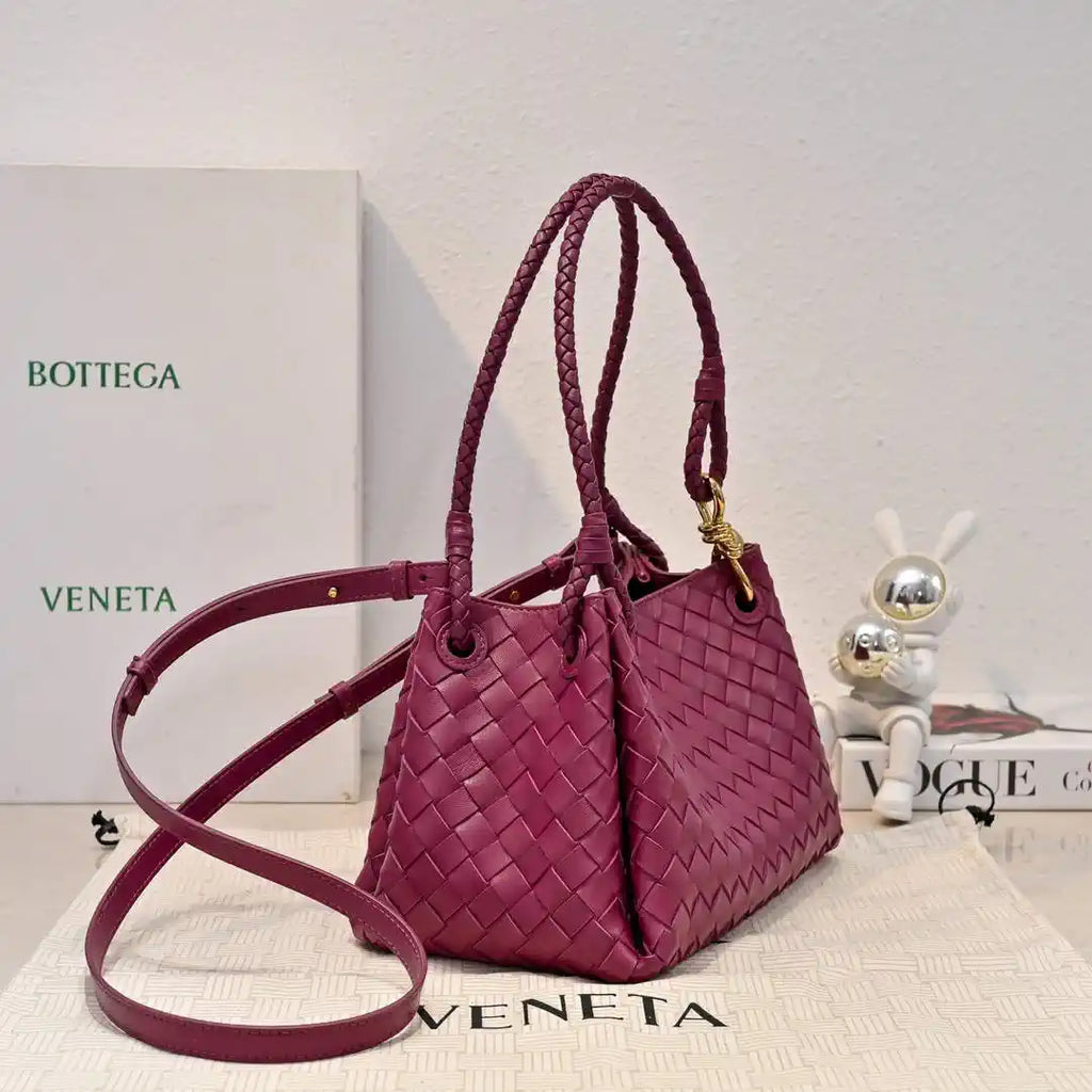 Bottega Veneta BV 835921 Medium Parachute BV92119
