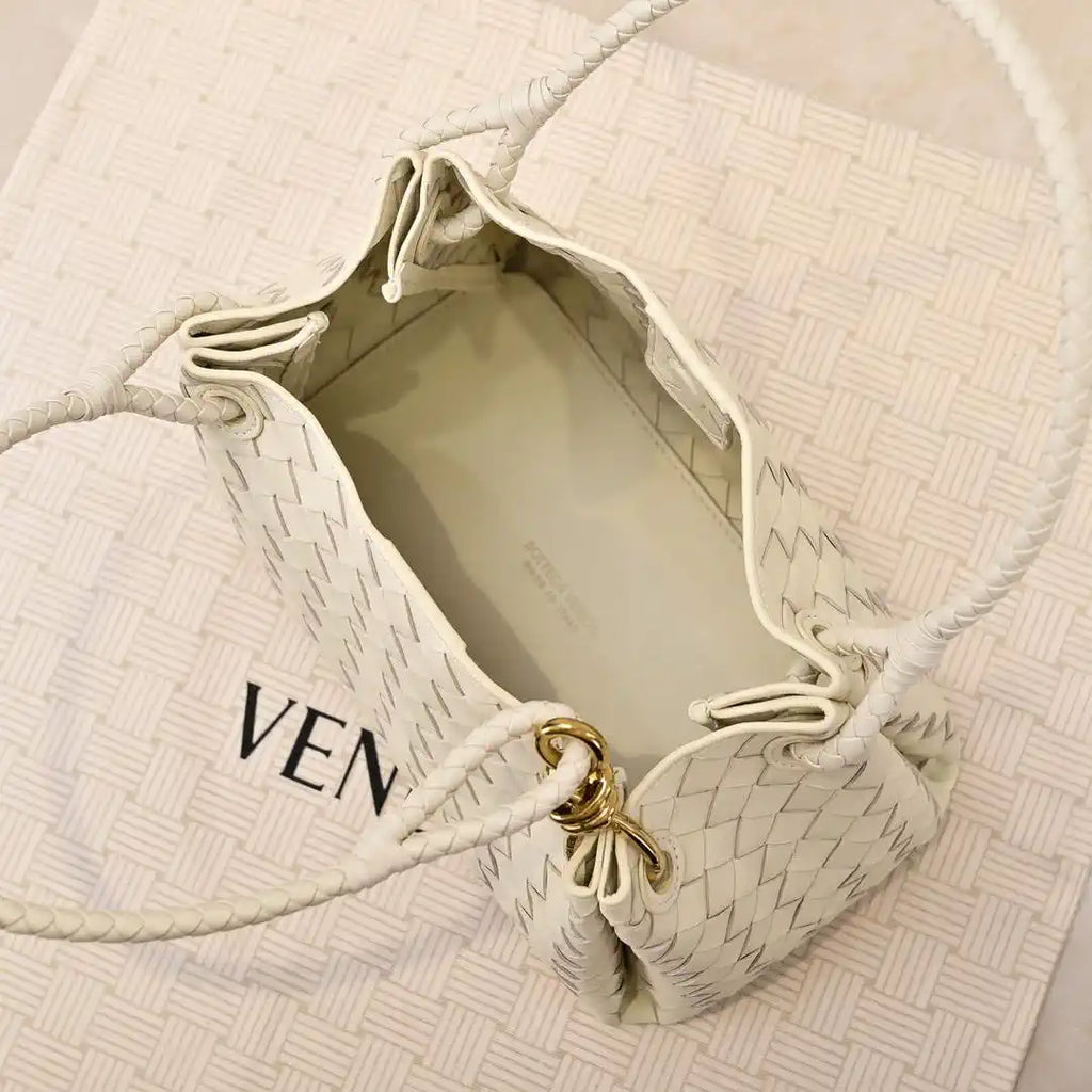 Bottega Veneta BV 835921 Medium Parachute BV92120