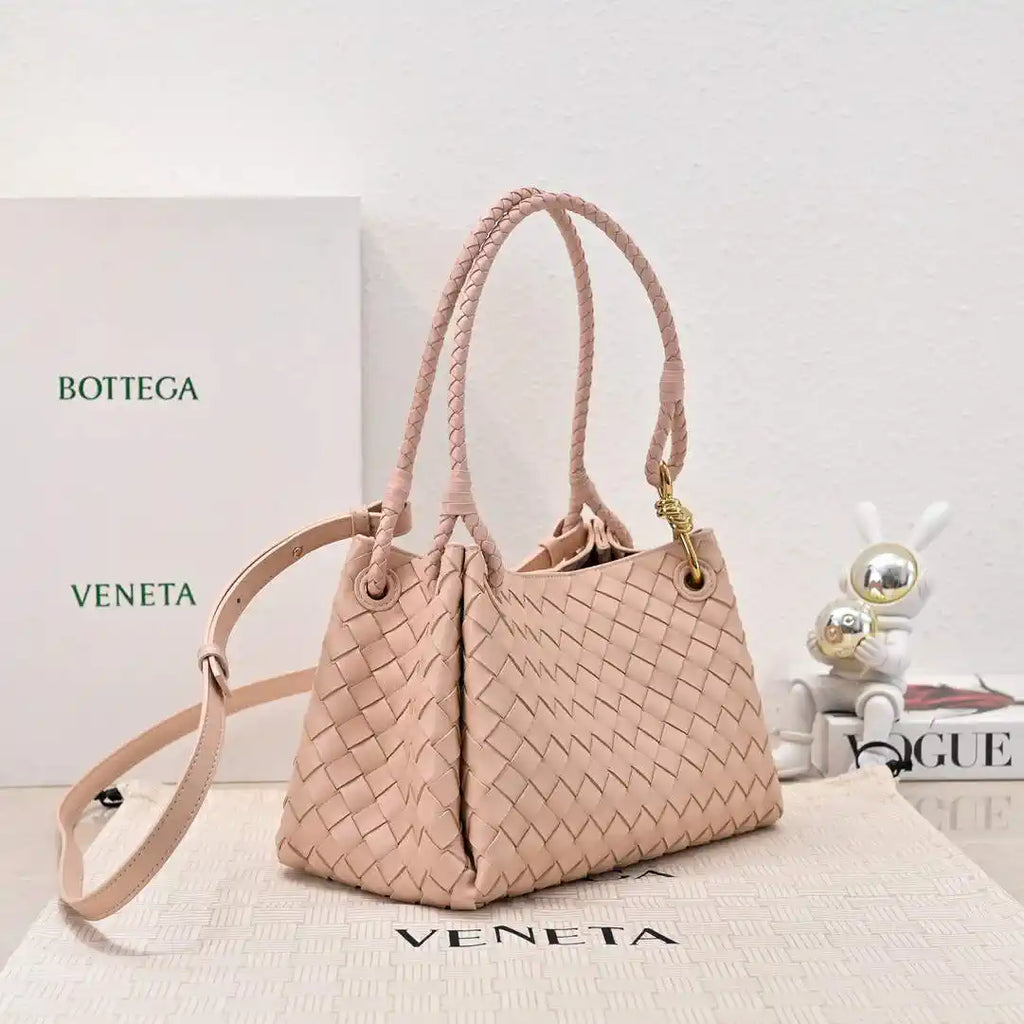 Bottega Veneta BV 835921 Medium Parachute BV92121