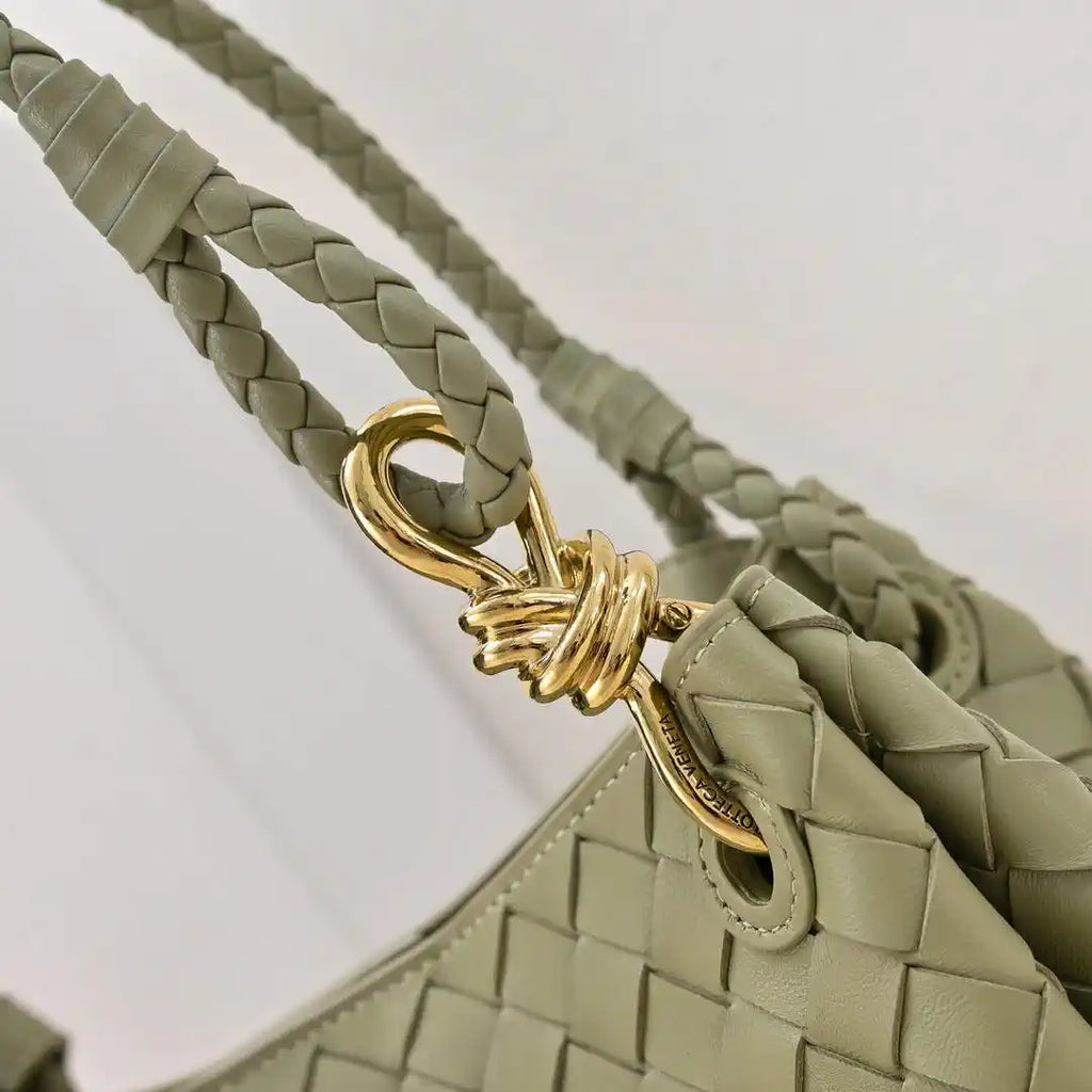 Bottega Veneta BV 835921 Medium Parachute BV92123