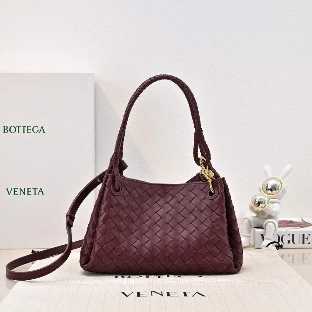 Bottega Veneta BV 835921 Medium Parachute BV92124