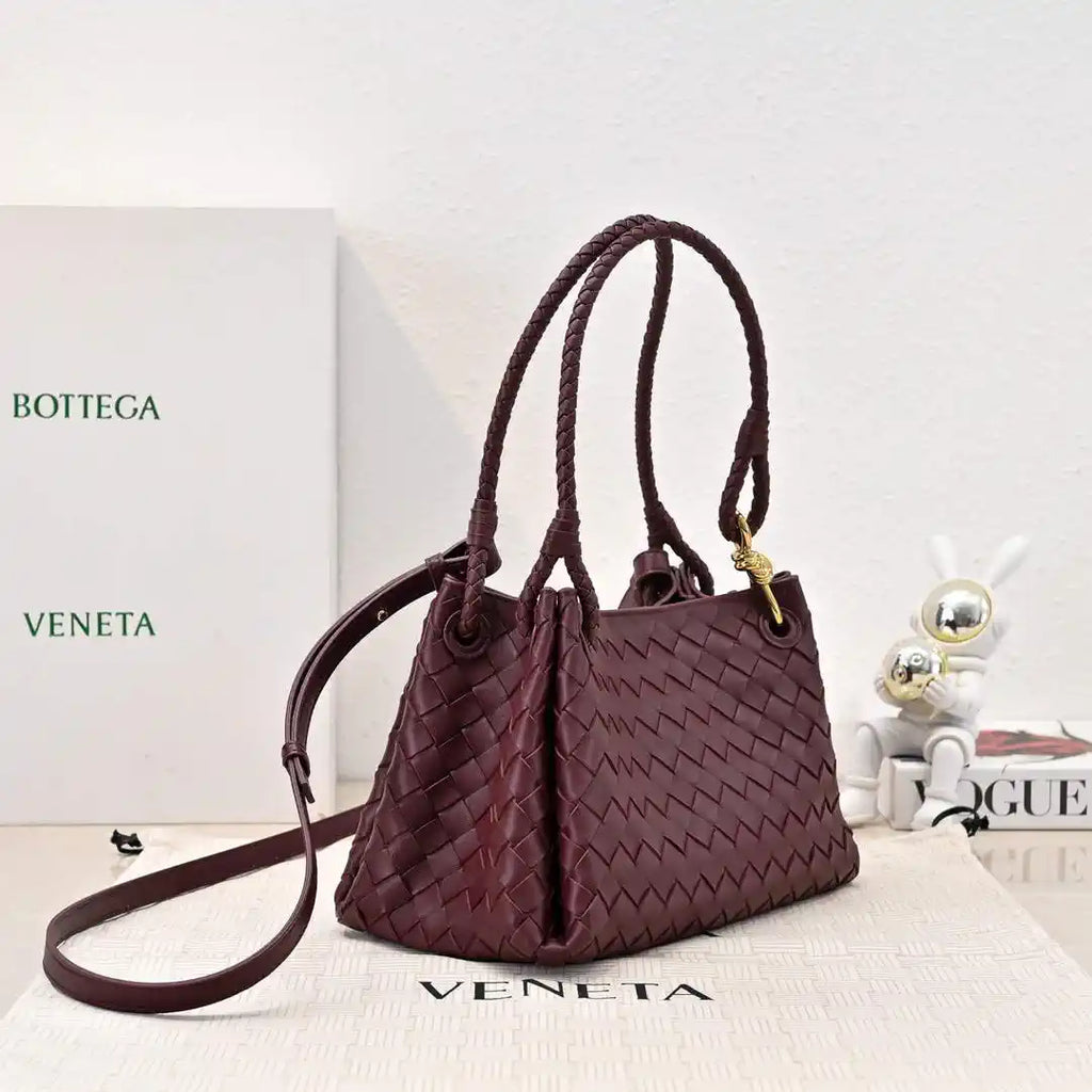 Bottega Veneta BV 835921 Medium Parachute BV92124