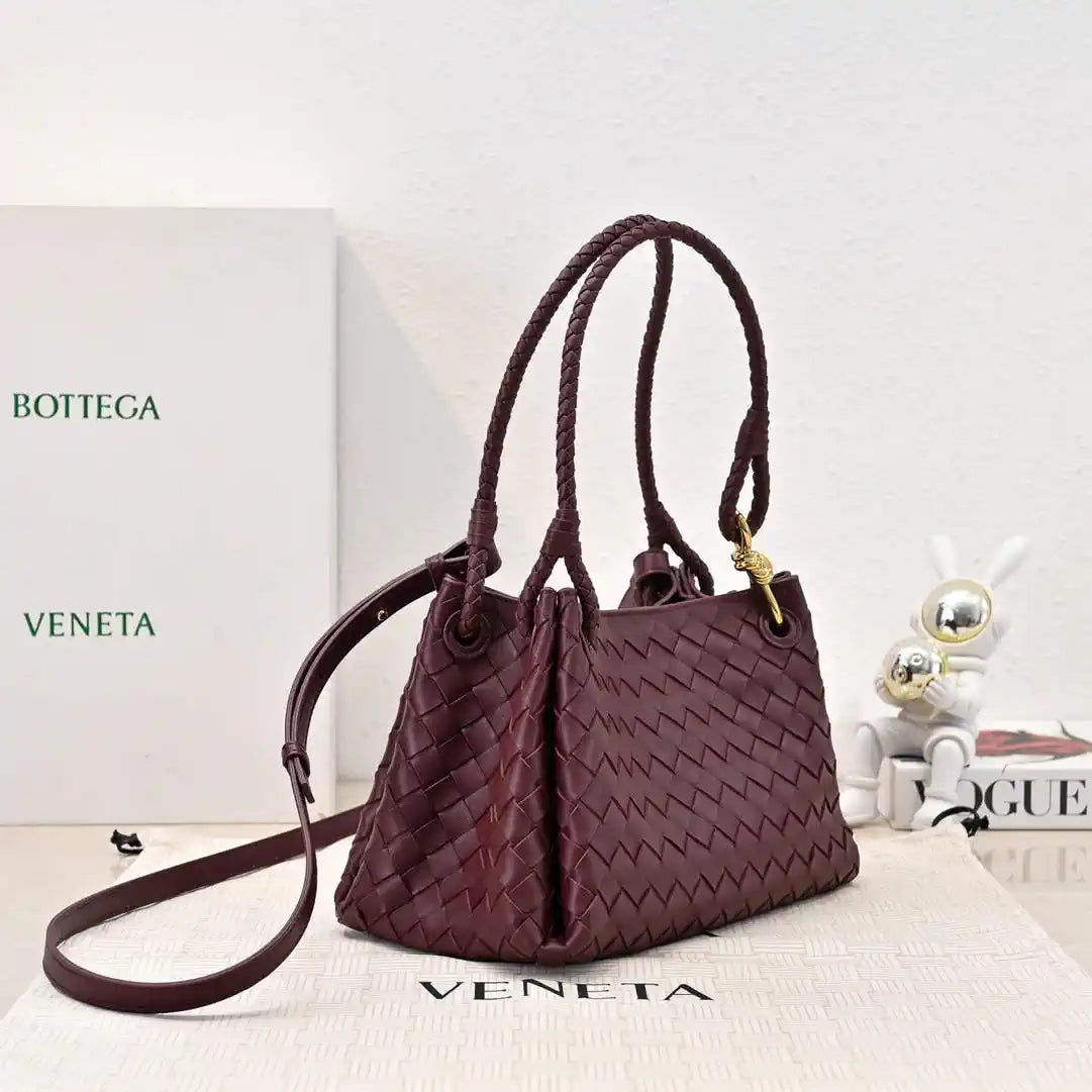 Bottega Veneta BV 835921 Medium Parachute BV92124