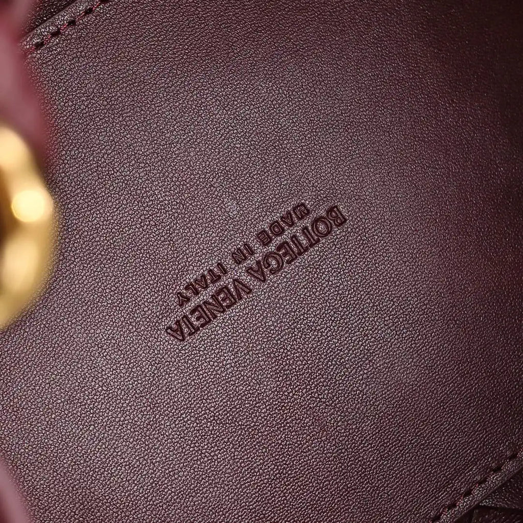 Bottega Veneta BV 835921 Medium Parachute BV92124