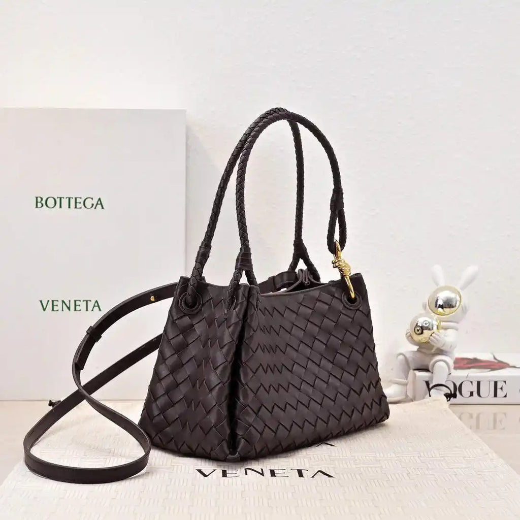 Bottega Veneta BV 835921 Medium Parachute BV92125