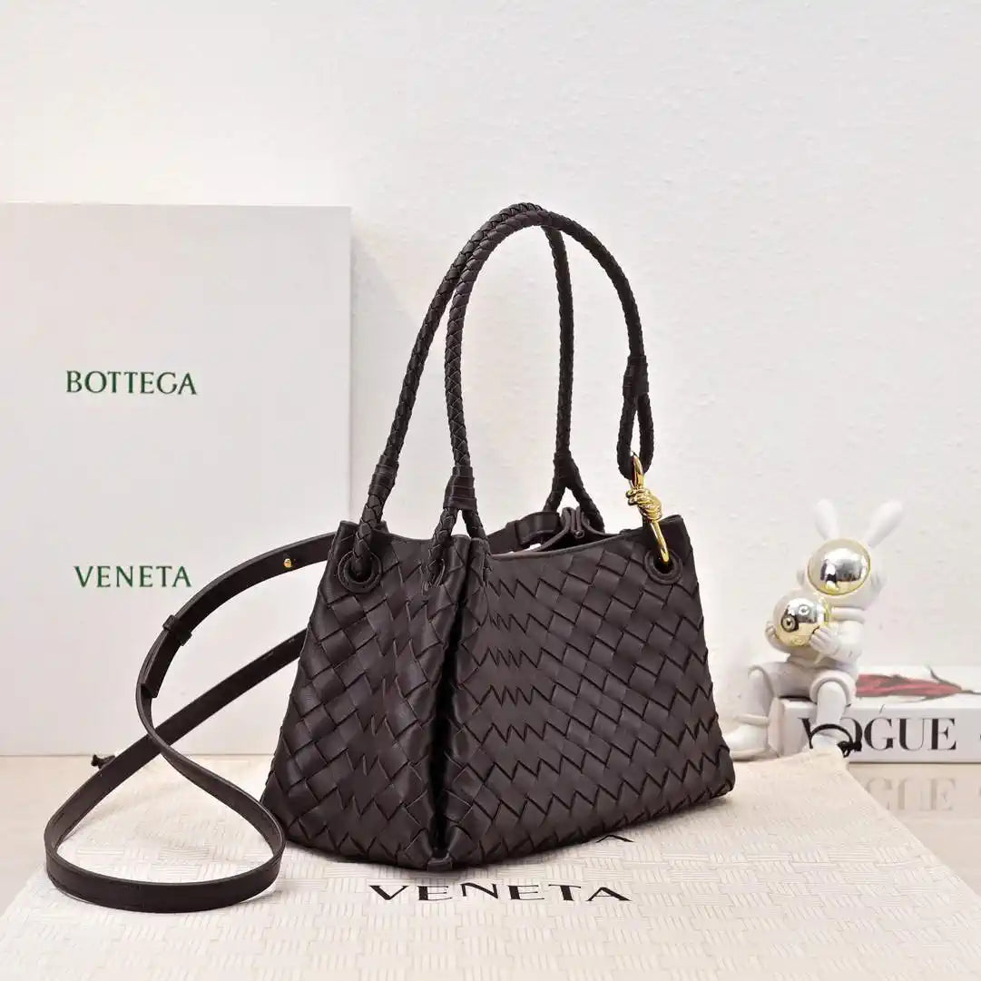 Bottega Veneta BV 835921 Medium Parachute BV92125