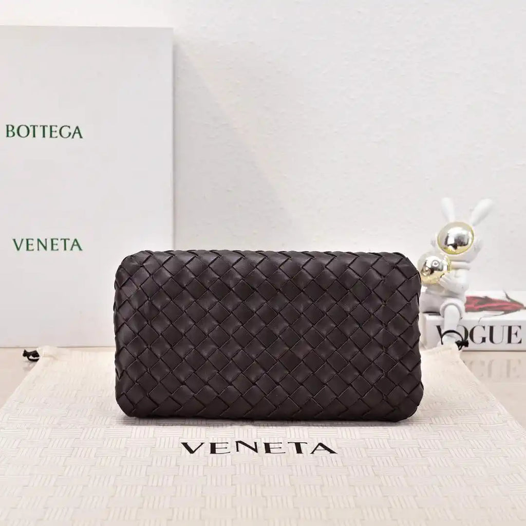 Bottega Veneta BV 835921 Medium Parachute BV92125