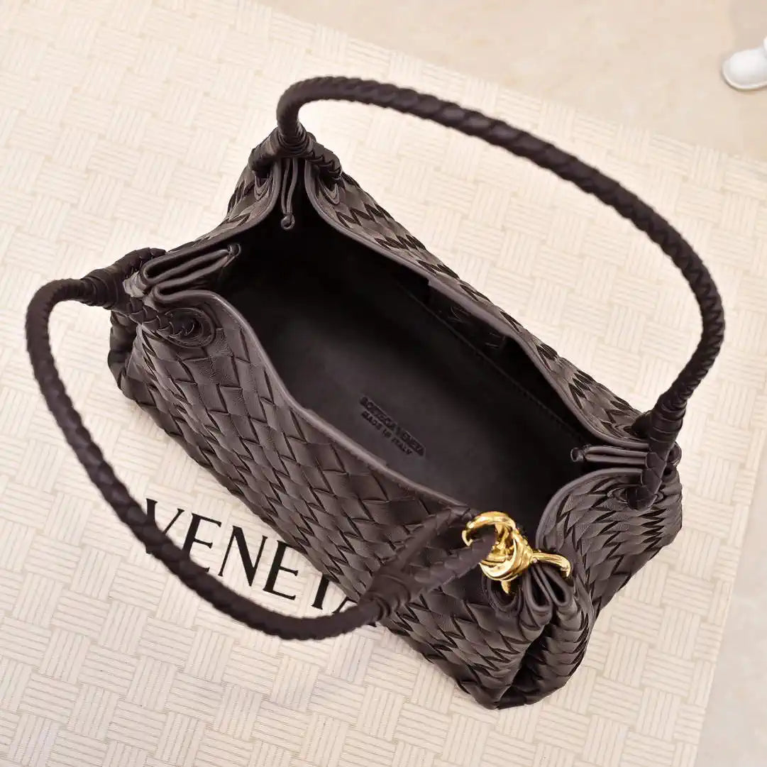 Bottega Veneta BV 835921 Medium Parachute BV92125