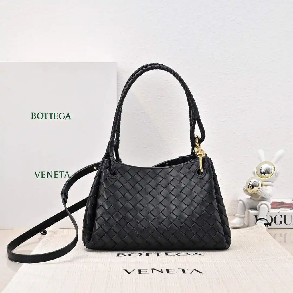 Bottega Veneta BV 835921 Medium Parachute BV92126