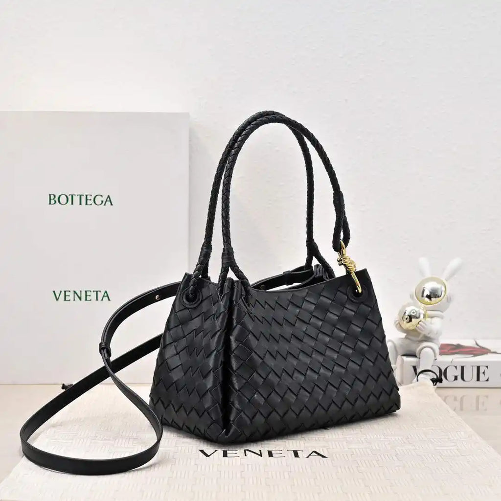 Bottega Veneta BV 835921 Medium Parachute BV92126