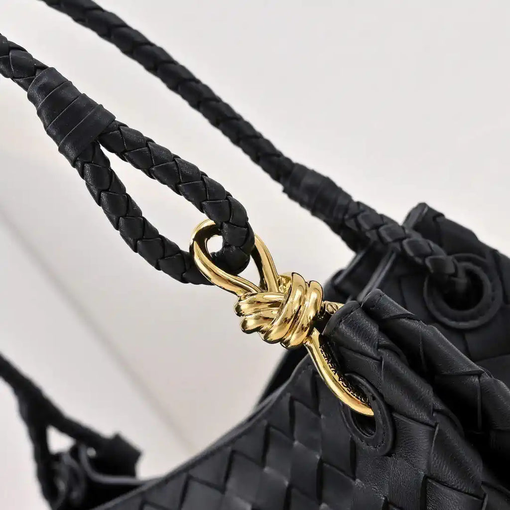 Bottega Veneta BV 835921 Medium Parachute BV92126