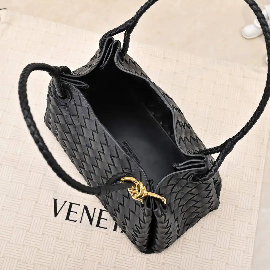 Bottega Veneta BV 835921 Medium Parachute BV92126