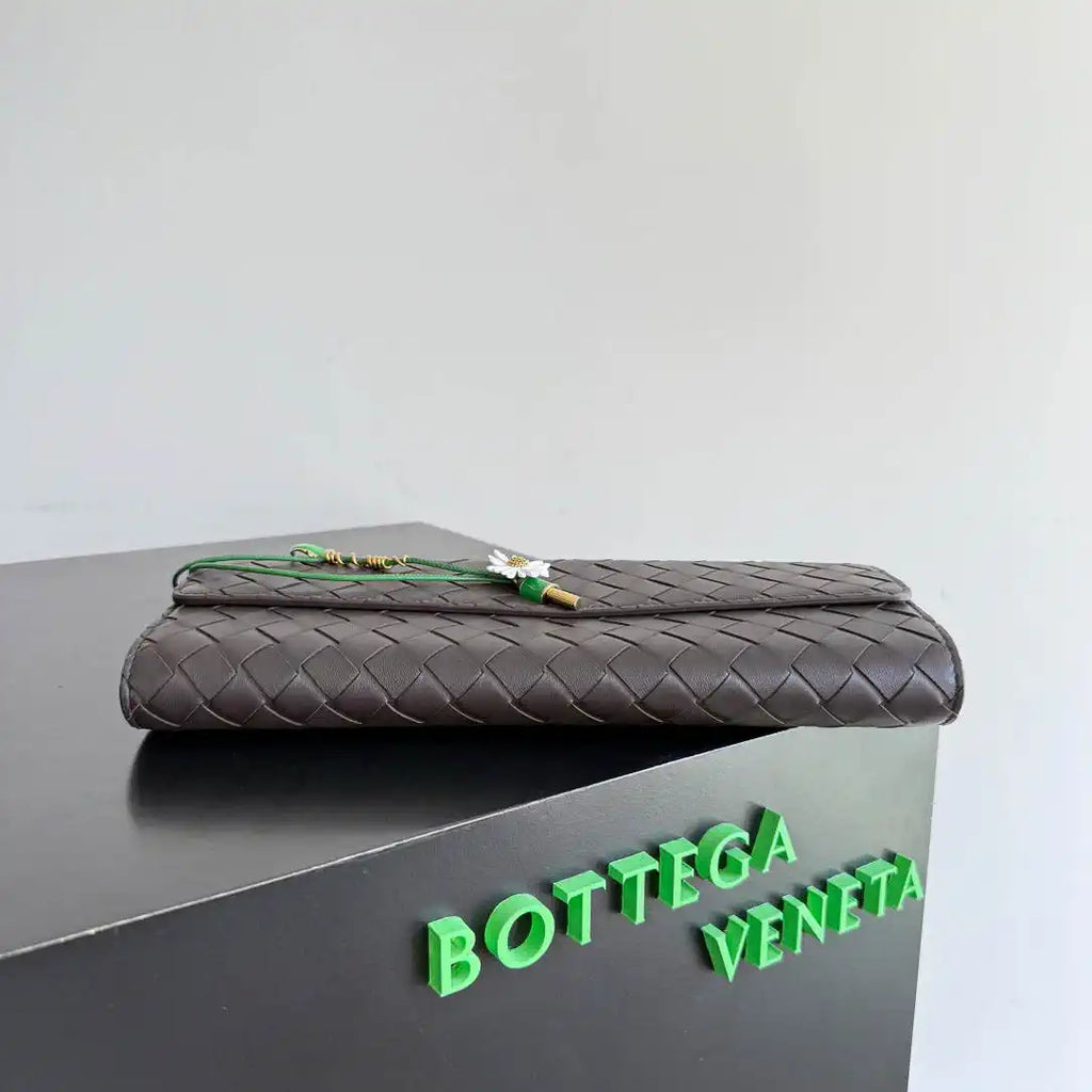 Bottega Veneta BV 836810 Andiamo Clutch  Ardoise